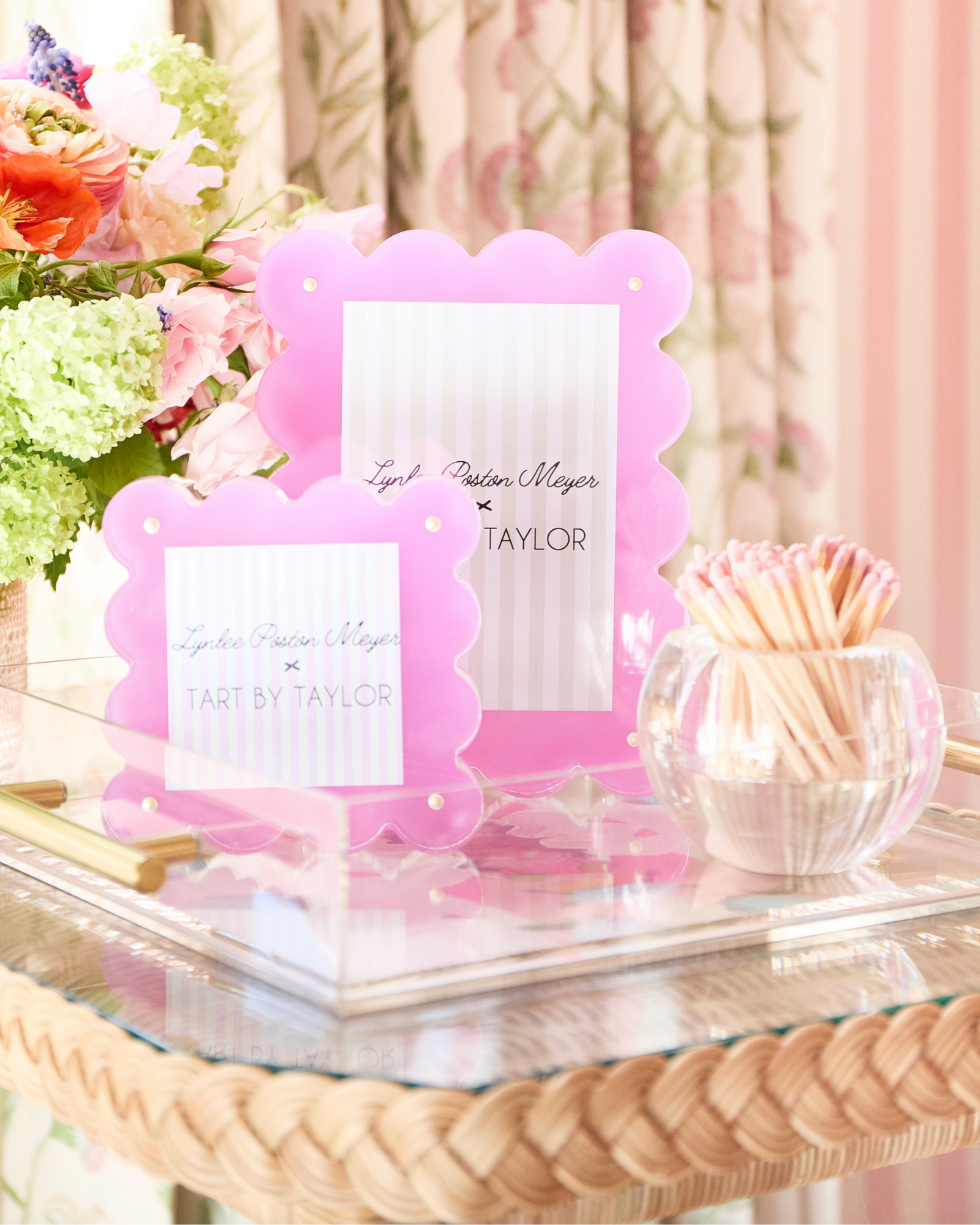 Acrylic Scalloped Picture Frame