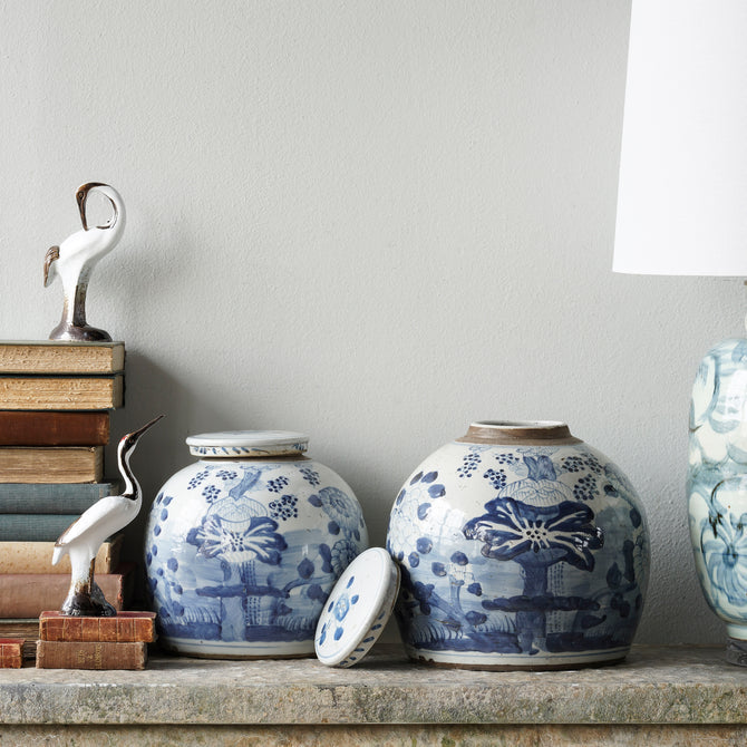 Hand Painted Tea Jar Lotus with Flower (Blue)