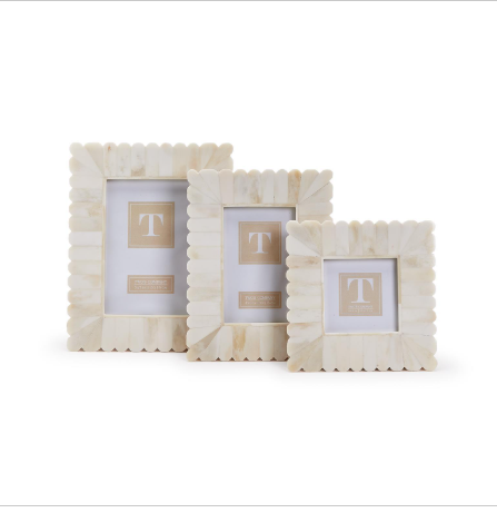 Scalloped Edge Photo Frame - 5X7