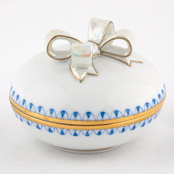 Round Box With Bow
