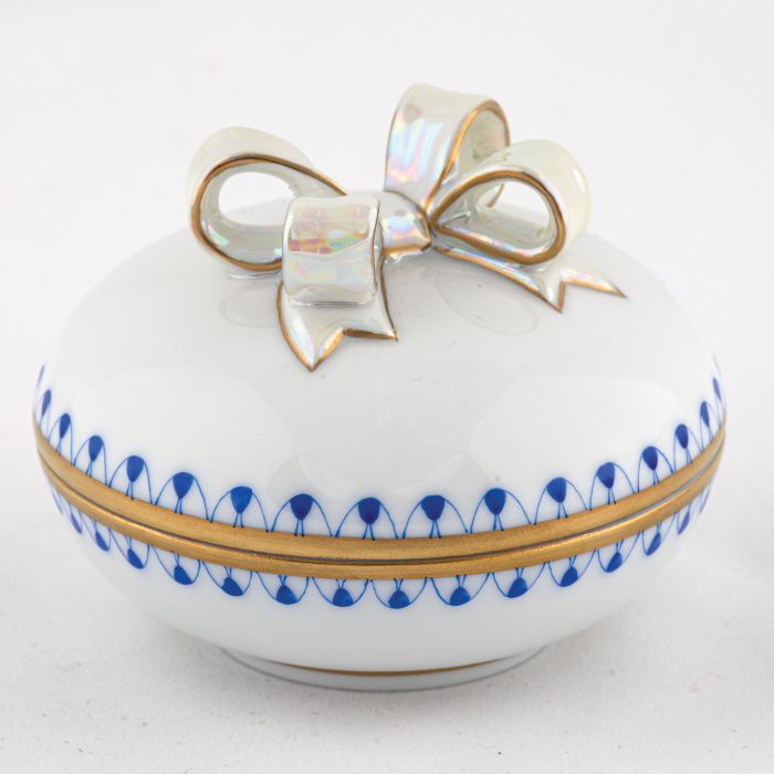 Round Box With Bow