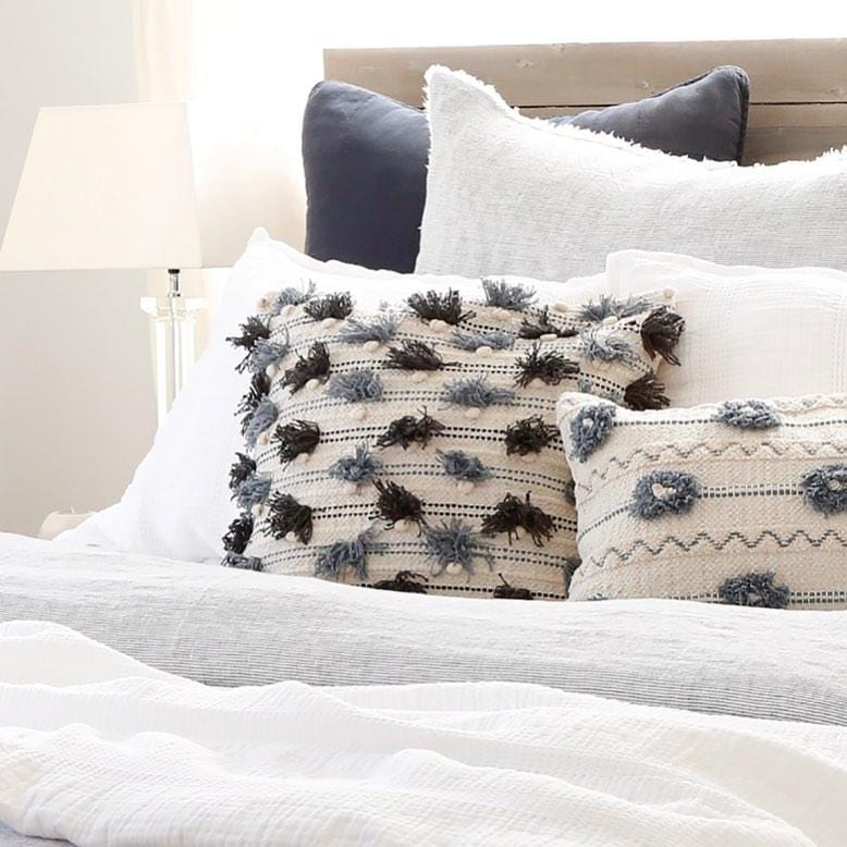 Pippa - Ivory/Navy Pillow