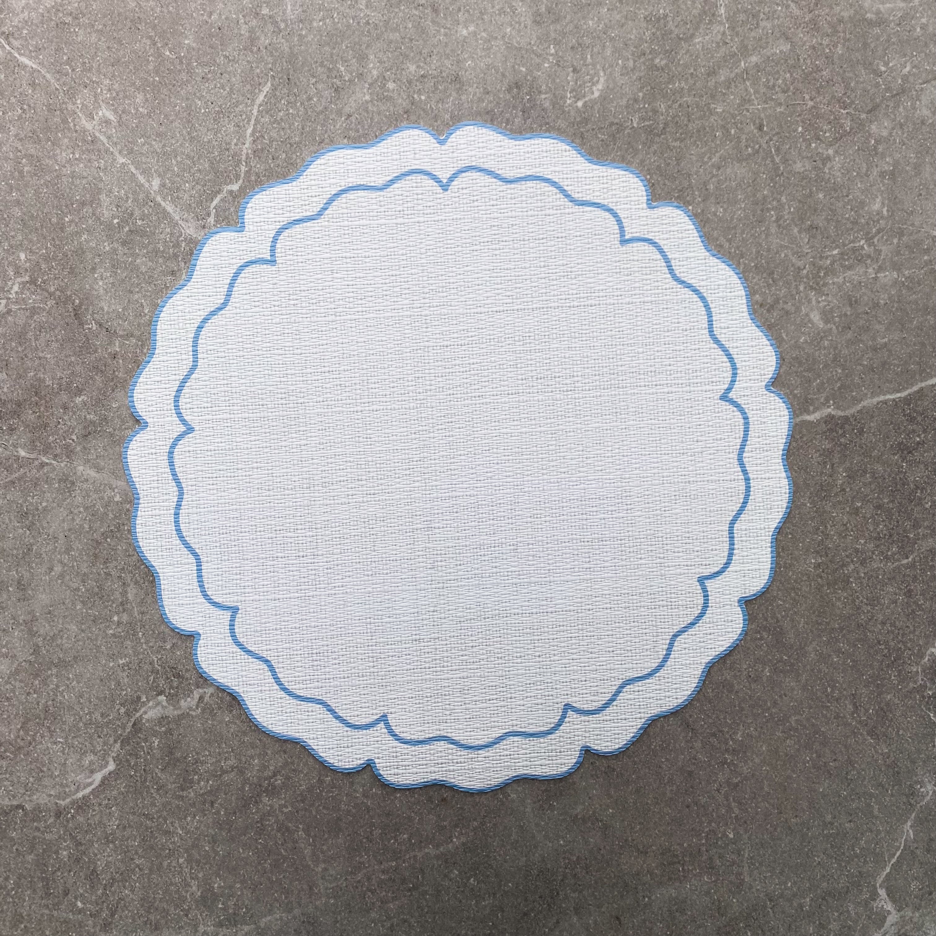 Scalloped Round Vinilo Placemats