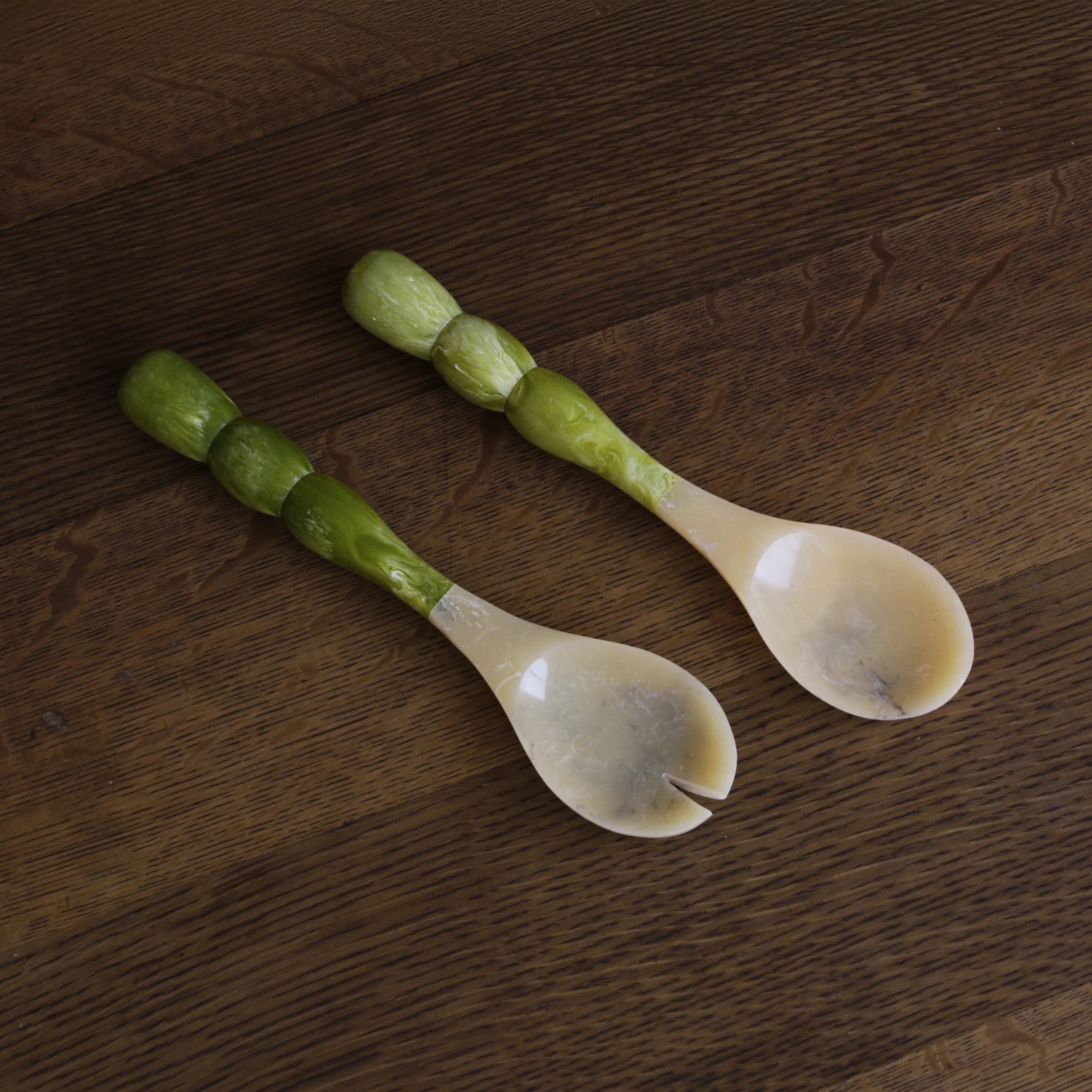Resin Rio Bubble Servers Green