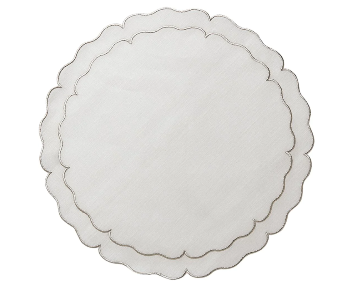 Linho Scalloped Round Placemat White / Platinum - Set of 4