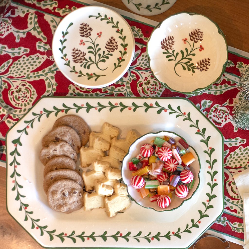 Acorns & Holly Small Snacking Bowl - Set of 4