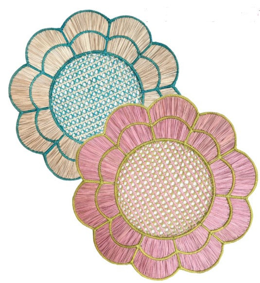 Scalloped Colored Placemat